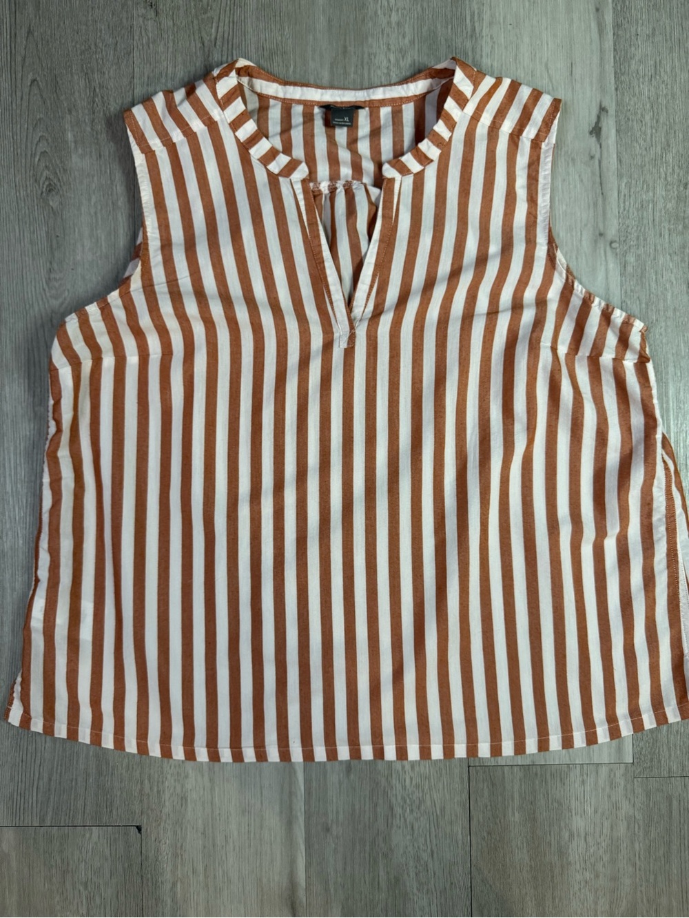 Eddie Bauer Women’s Beige And White Striped Sleeveless Blouse Top XL